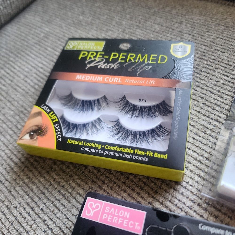 Lashes - Picture 11 of 13
